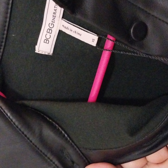 Bcbg faux leather top inside soft lined color black xs size never worn . - Picture 7 of 7